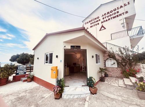 Acrogiali Rooms in Riza