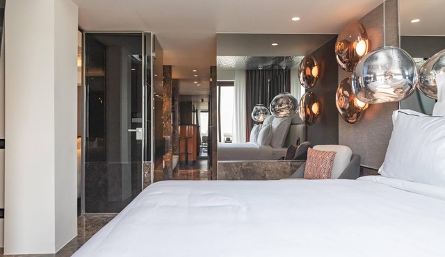 Adia Aluma Athens, Curio Collection By Hilton