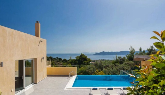 Aegean Breeze Skiathos, a spacious villa with pool and magnificent sea view