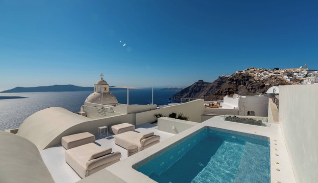 Aesthesis Boutique Villas Fira