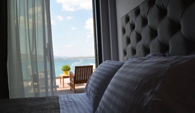Aianteion Bay Luxury Hotel & Suites