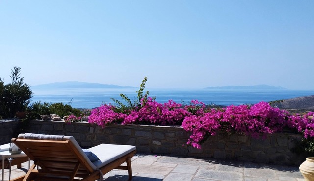 Akakies summer house with breathtaking view in Πάρος