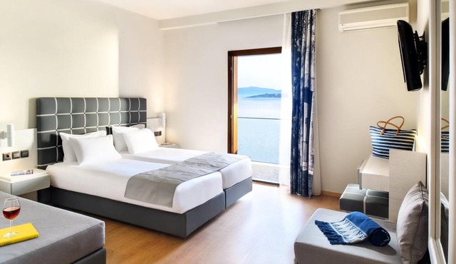 Akrathos Beach Hotel in Aristotelis