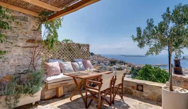 ALBA in Syros