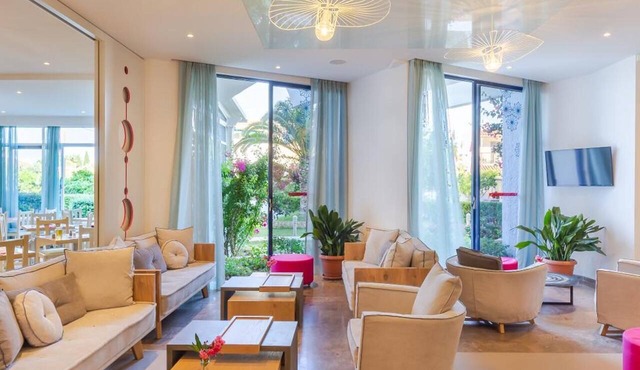 Albatros Hotel in Corfu
