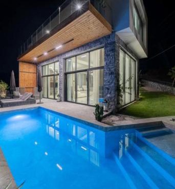 Alikanto 5 bedrooms 5 bathrooms LUXURY House with pool in Polychrono