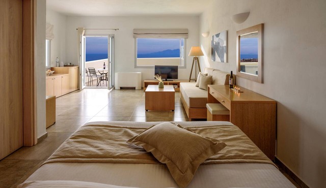 Aliter Suites in Santorini