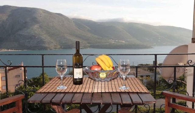 Almini Apartments in Plataria
