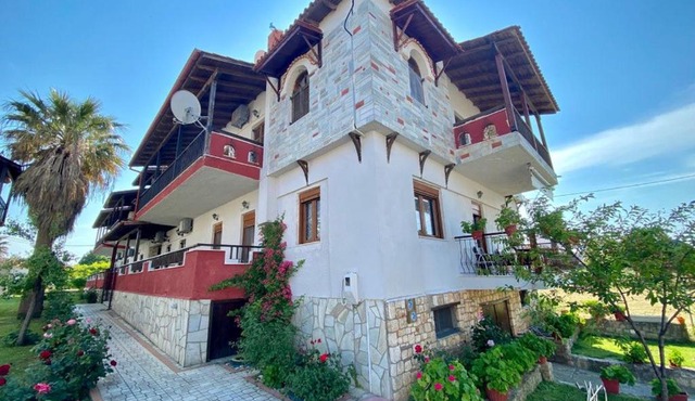 Aloni in Afitos