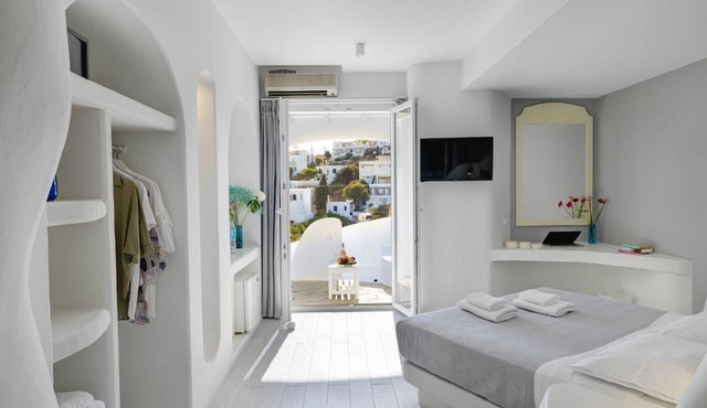 Aloni Hotel in Paros