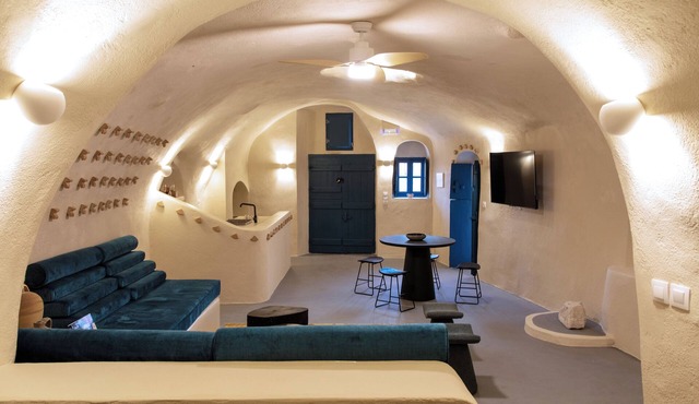 Amphora Villas Oia Santorini