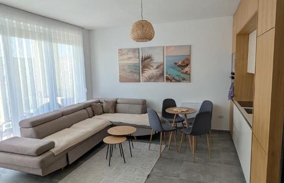 Anas Beach Escape with Pool and 250m to Sea in Tale