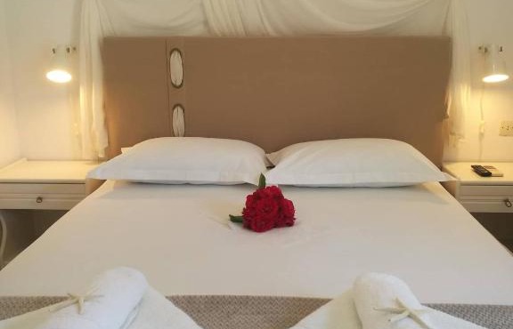 Andreas and Petrinela Rooms