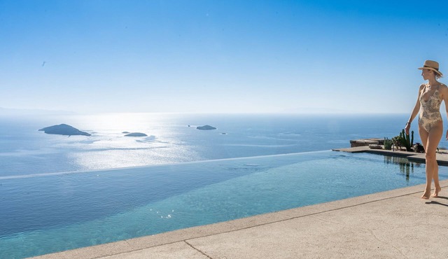 AndrosThea Luxury Villa in Andros