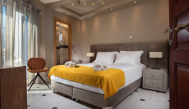 Angelica's "Lux" Room in Adamas
