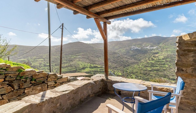 Apartment 'Alonaki Tinos Rental' with Mountain View, Wi-Fi and Air Conditioning