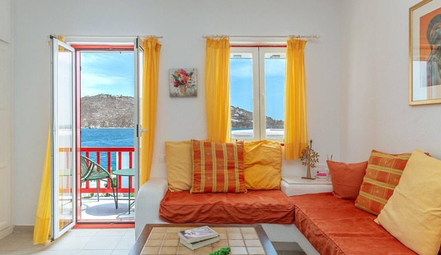 Apartment 'Apollon House' with Sea View, Wi-Fi and Air Conditioning