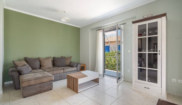 Apartment 'By The Sea 1' with Private Garden