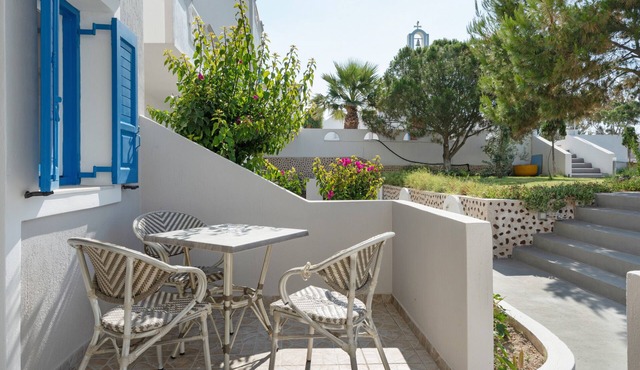 Apartment Garden View 3 Guests with Wi-Fi and Air Conditioning