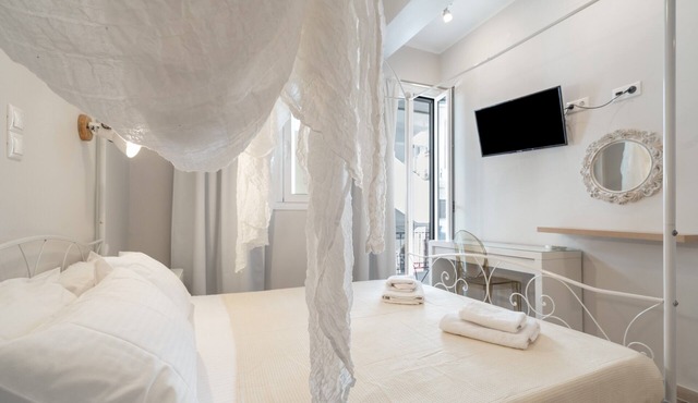 Apartment 'Nidri' with Balcony, Wi-Fi and Air Conditioning
