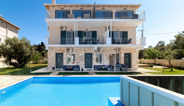 Apartment with Pool View, Sea View, Wi-Fi & Terrace in Lefkada