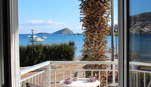 Apartments MARE BLU by the sea. in Porto Rafti