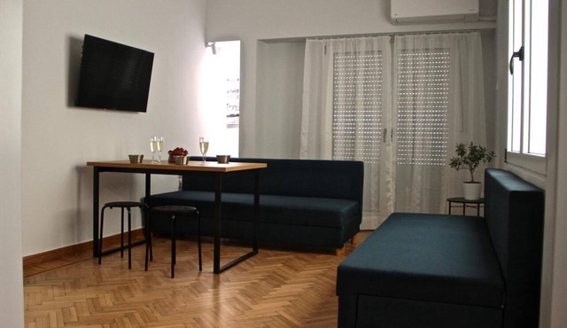 Apollo & Nike 1952-2025 Stylish 2-Bedroom apartment next to Syndagma Square