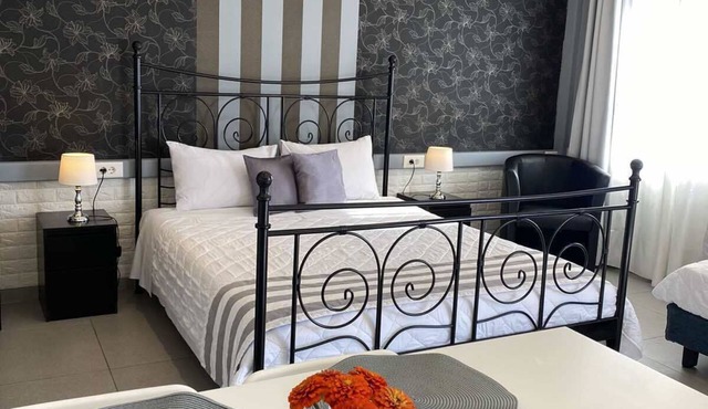 Apollonio Upper View Suites
