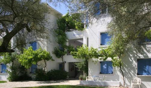 Armonia Apartments in Vasiliki