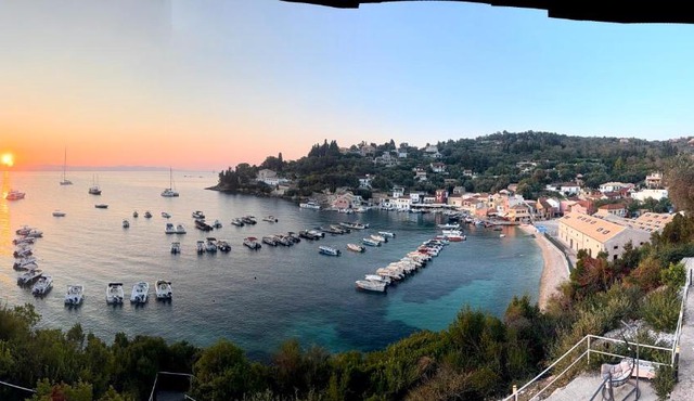 Aronis Spyros Panoramic Seaview Rooms