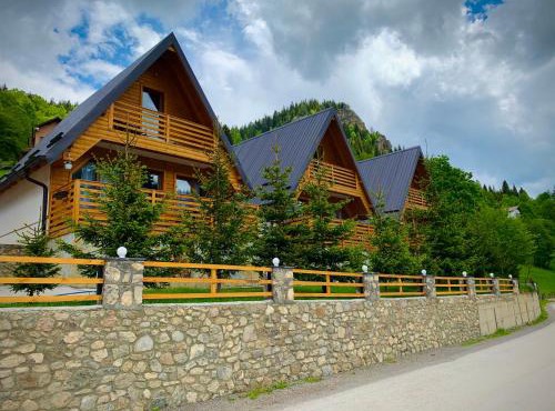 Art Resort in Peje