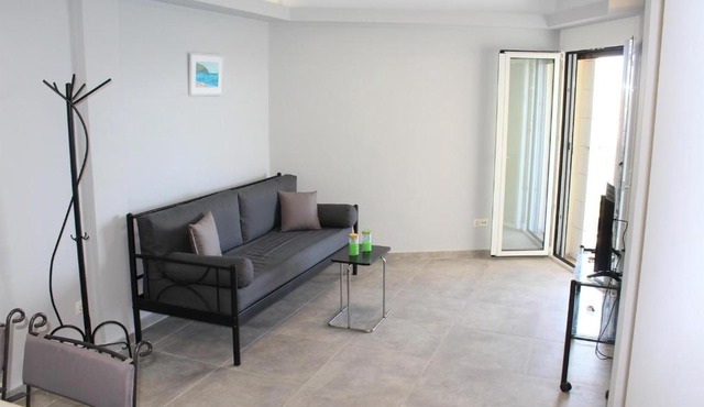 ARTEMISIA beach apartment. in Artemida