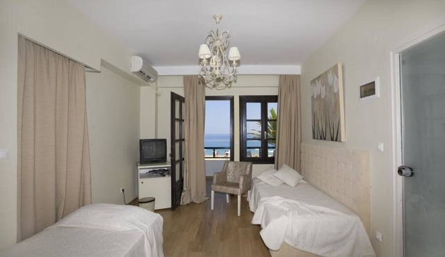 Assa Maris Beach Hotel in Sithonia