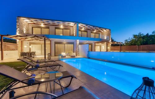 Astarte Villas - Casa Del Mar Beach Villa with Pool in Amoudi