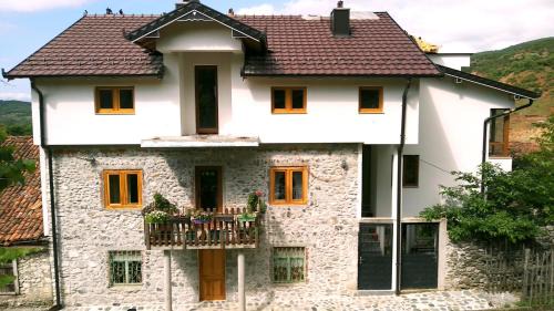 Aste Guesthouse in Tropojë