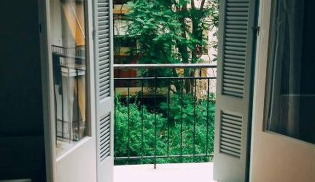Athens Apartment 1-min Walk to Metro