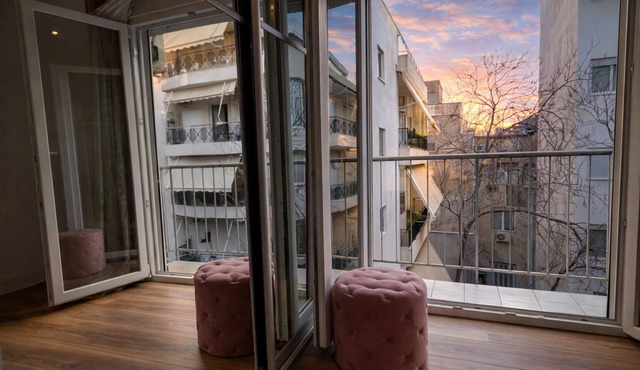 Athens Retreat - 2BD Apt Near Transport by MPS