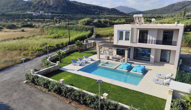 Atrium luxure villa