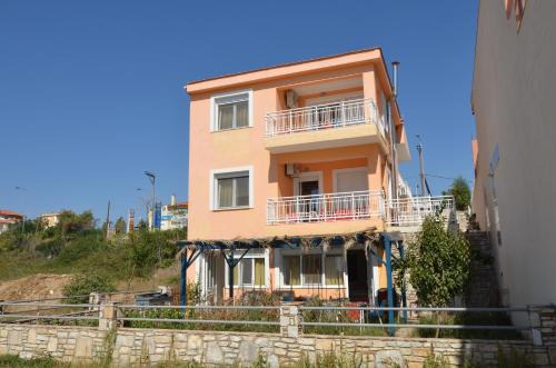 Avra Apartments in Limenaria