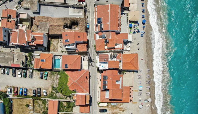 Awesome home in Samos