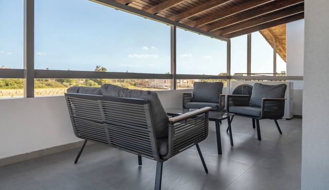 Azure Harmony Pool Villa by 8essentially in Αρτεμίδα