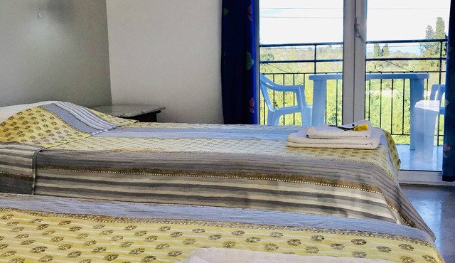 Banos Apartment with 2 rooms and swimming pool in Roda