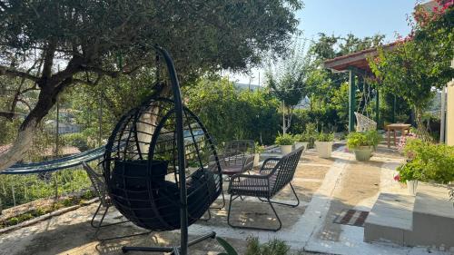 Basil & Guest House in Lazaráta