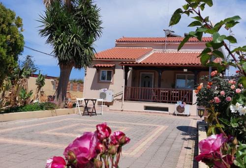 BAXES μπαξες in Kokkini Khanion