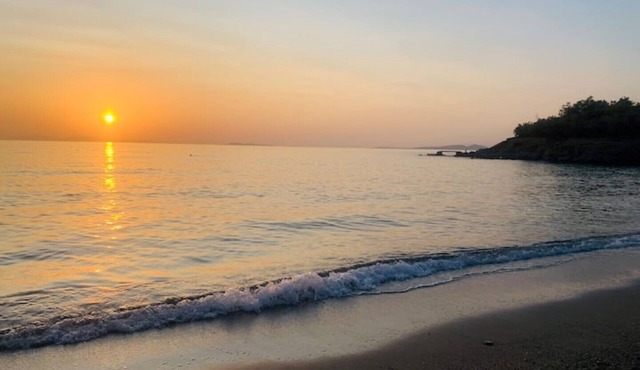 Beachfront Sea View, 10mr from beach! in SARONIDA