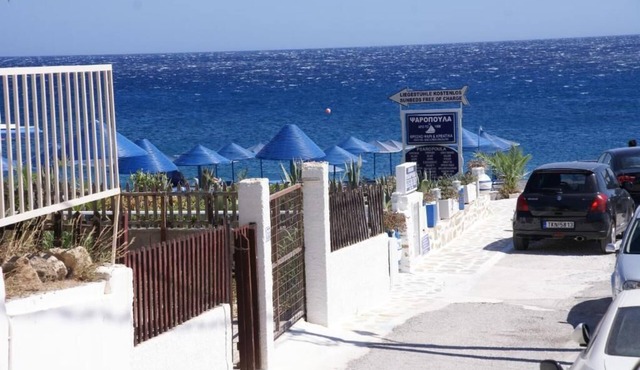 Beautiful vacation home on the beach with sea view in Koutsounari