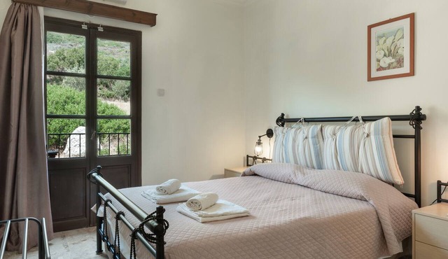 Bed and Breakfast 'Suite No 10' with Sea View, Wi-Fi and Air Conditioning