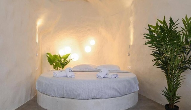 BH075 - C - Suite Santorini in Santorini