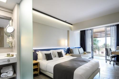 Blue Dolphin Hotel in Metamorfosi