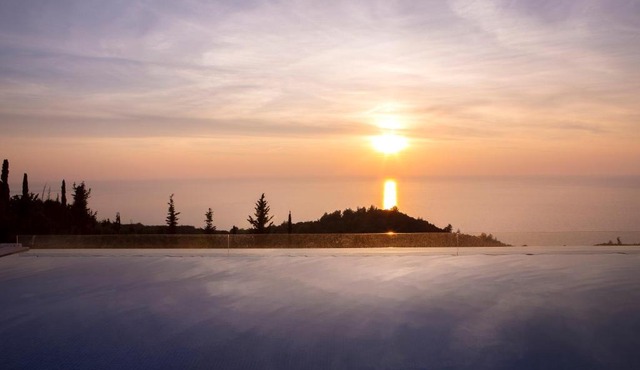 BLUE VILLA KATHISMA